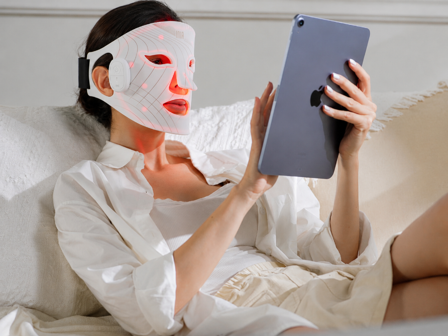 INIA GLOW Wireless Red Light Therapy Mask